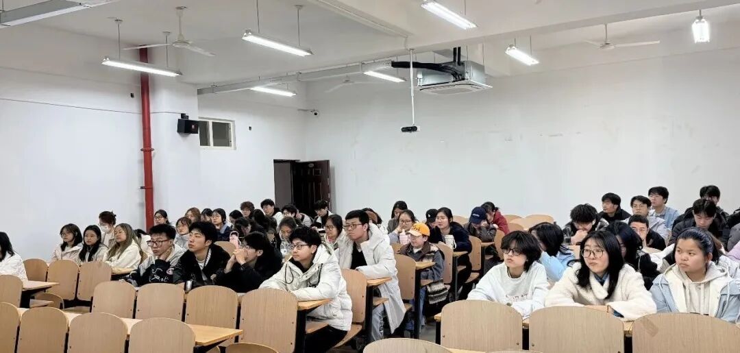 南京计算机学会 “真人图书馆” 第一期活动成功举办(图2) 南京计算机学会 “真人图书馆” 第一期活动成功举办(图2)